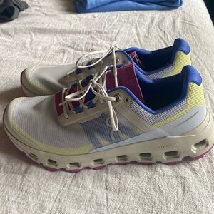 On Cloud cloud vista, size 7.5, off white,pink,blue,and yellow